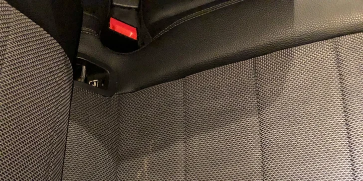 Kompletní ruční mytí vozu s tepováním sedaček v myčce Wash Cars