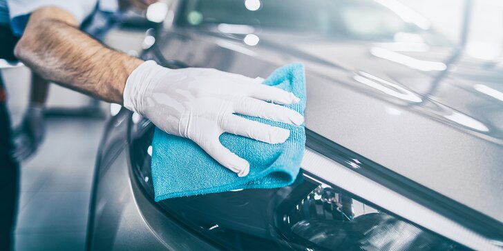Pečlivé ruční mytí vašeho vozidla: malé kompletní mytí vozidla vč. podvozku
