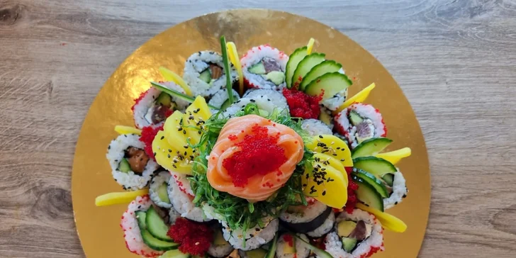 Dort z 57 nebo 62 ks sushi s rybami i avokádem v restauraci Zakup sushi