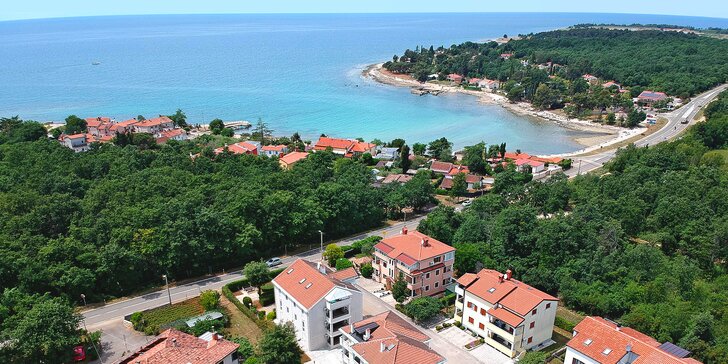 Dovolená na Istrii: pokoj či apartmán, bazén a 350 m na pláž