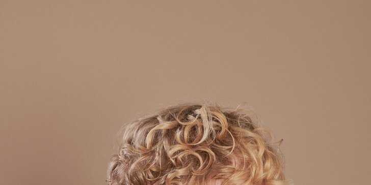 Kadeřnická péče v salonu Franck Provost: foukaná, střih i barvení pro všechny délky vlasů