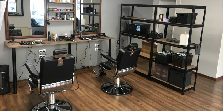 Senior barber péče pro muže: klasický střih, úprava vousů i hot towel