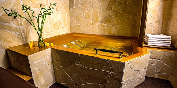 Romantika ve dvou: 60–120 minut privátního wellness, pizza dle výběru a hodinka billiardu