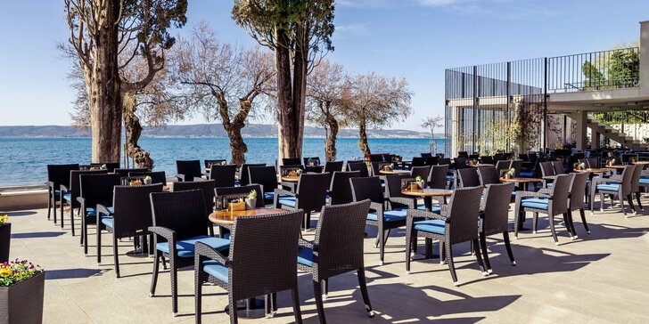 Dovolená v letovisku Kaštela nedaleko Splitu: 3* hotel přímo u pláže a se snídaní