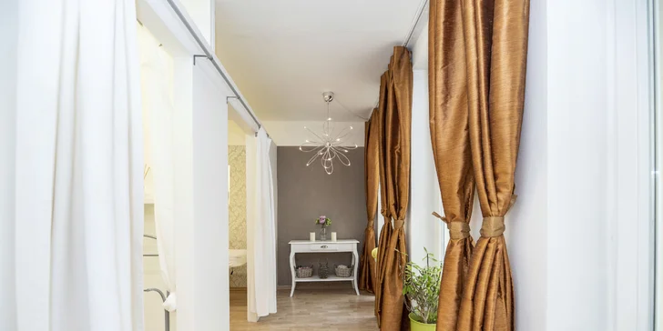 Kosmetické ošetření pleti Unstress De Luxe s liftingovou masáží