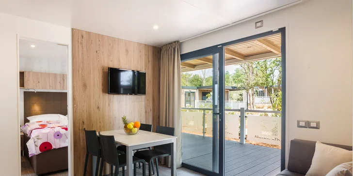 Dovolená v Poreči: 5* kemp s bazény, mobilní domky nebo glamping až pro 6 osob, 800 m od pláže