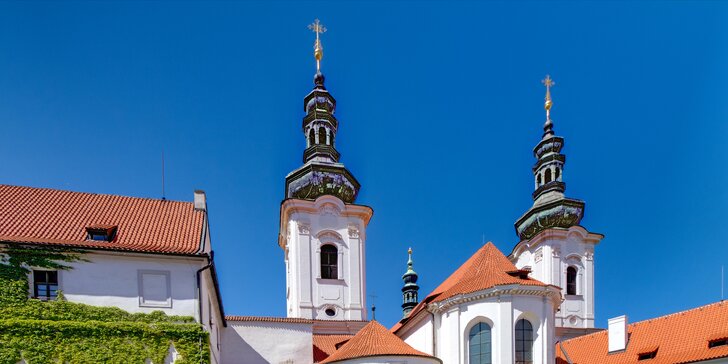 Romantický pobyt v Praze na Hradčanech: hotel v zahradě Strahovského kláštera se snídaní