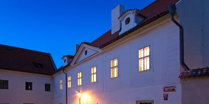 Romantický pobyt v Praze na Hradčanech: hotel v zahradě Strahovského kláštera se snídaní