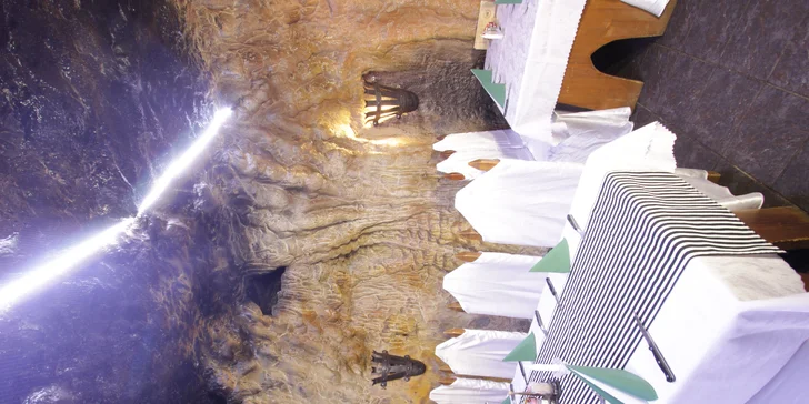 Strongholdská věž s bramboráčky a masem nebo tvarůžky pro dva