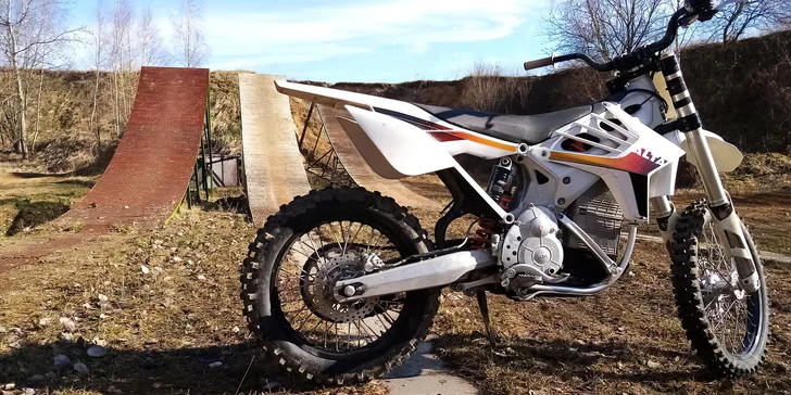 Jízda na motokrosových elektrických motorkách Kuberg a Alta