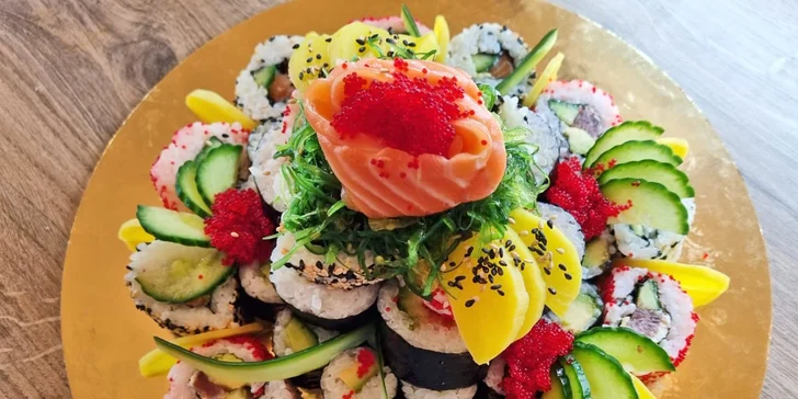 Dort z 57 nebo 62 ks sushi s rybami i avokádem v restauraci Zakup sushi