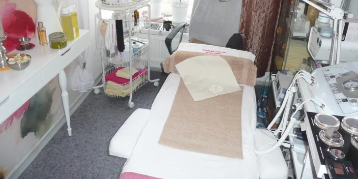 Zvýraznění obočí: vláskování nebo-li 3D microblading