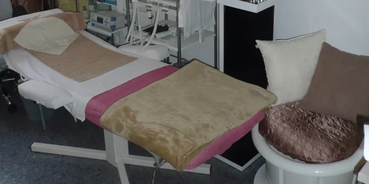Zvýraznění obočí: vláskování nebo-li 3D microblading