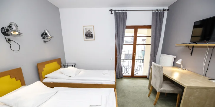 Romantika v centru Telče: hotel u zámeckého parku, polopenze i víno