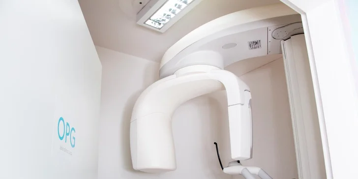 Zuby jako perličky: profesionální dentální hygiena včetně AirFlow