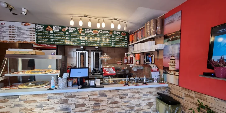Kebab, falafel či pizza ve Strašnicích s sebou: v tortille, pita chlebu i skupinová porce s nápojem