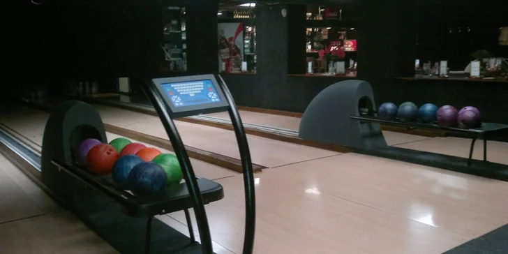 Tohle bude mít koule: pronájem bowlingové dráhy na 60 minut až pro 6 hráčů