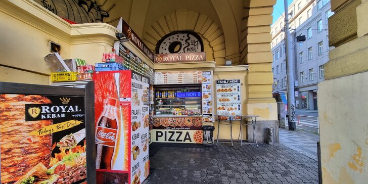 Kebab nebo domácí falafel v centru Prahy s sebou: v tortille nebo jako varianta s nápojem