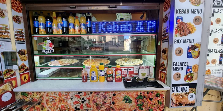 Kebab nebo falafel v centru Prahy s sebou: v tortille, pita chlebu nebo jako skupinová varianta s nápojem