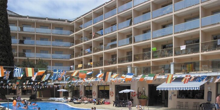 7 nocí ve Španělsku: 3* hotel 350 m od pláže i centra města, bufetová polopenze