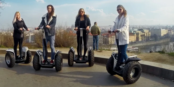 Celoroční projížďka Prahou na vozítku Offroad Segway: 30, 60 či 90 minut s průvodcem