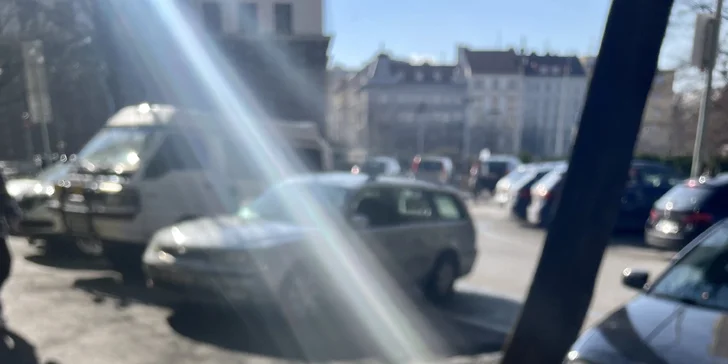 Horký nápoj i míchaný drink či limonáda dle výběru na náměstí Jiřího z Poděbrad