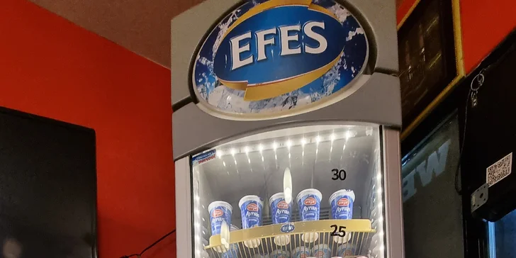 Kebab, falafel či pizza ve Strašnicích s sebou: v tortille, pita chlebu i skupinová porce s nápojem