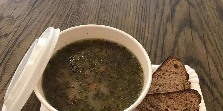 Bio polévka se žitným chlebem a třeba i slaný koláč pro 1 nebo 2 osoby