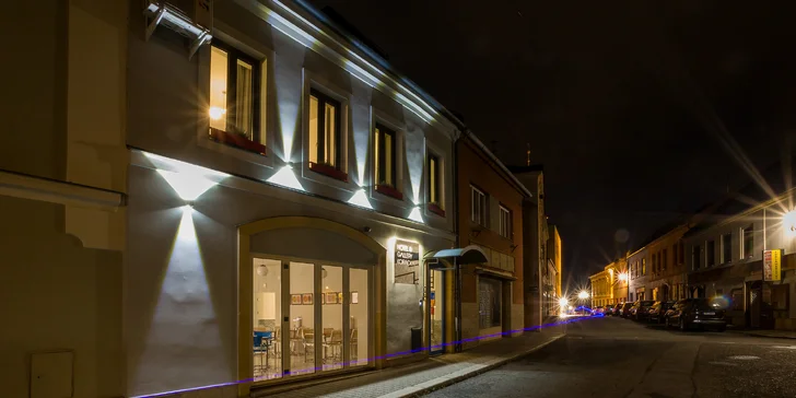 Unikátní ubytování se snídaní i privátním wellness na východě Čech: zrenovovaný hotel, 4 designové pokoje, každý je originál