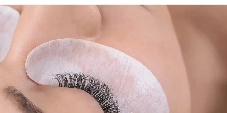 Neodolatelný pohled: Lash lifting nebo prodloužení řas