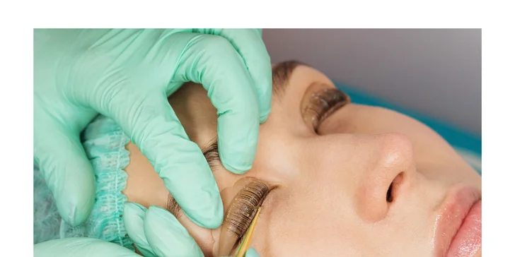 Neodolatelný pohled: Lash lifting nebo prodloužení řas