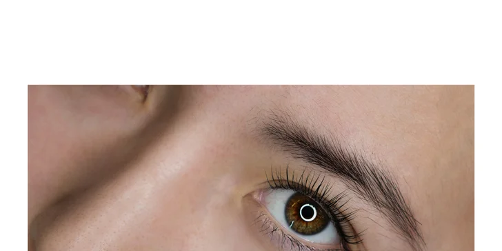 Neodolatelný pohled: Lash lifting nebo prodloužení řas