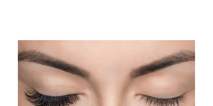 Neodolatelný pohled: Lash lifting nebo prodloužení řas