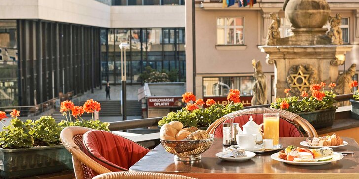 Romatický pobyt na karlovarské kolonádě: 4* hotel se snídaní, romantickou večeří i polopenzí