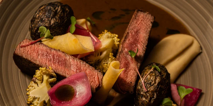 Tříchodové menu pro 1 nebo 2 osoby. Steak z pravé svíčkové i vinné párování