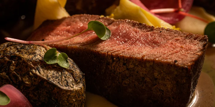 Tříchodové menu pro 1 nebo 2 osoby. Steak z pravé svíčkové i vinné párování