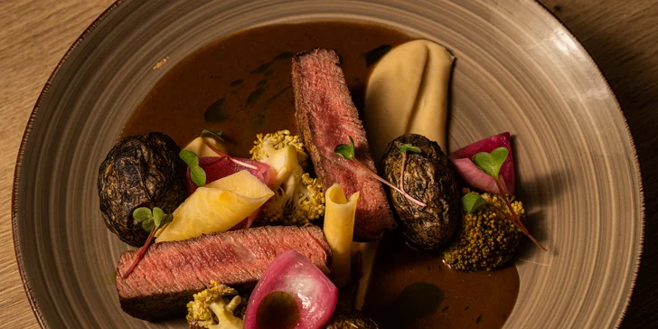 Tříchodové menu pro 1 nebo 2 osoby. Steak z pravé svíčkové i vinné párování