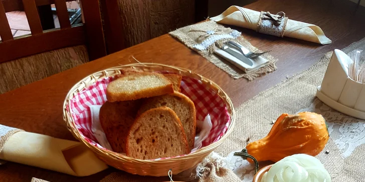 Poctivý 300gramový hovězí tatarák a 10 křupavých topinek z Hastrmanky