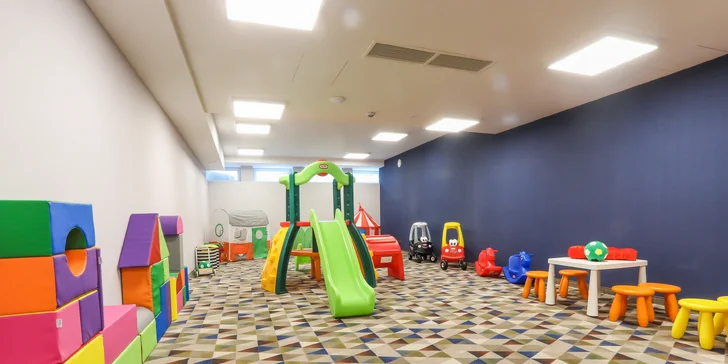 Moderní hotel s výhledem na Slezské Beskydy: polopenze a neomezený vstup do wellness i fitness