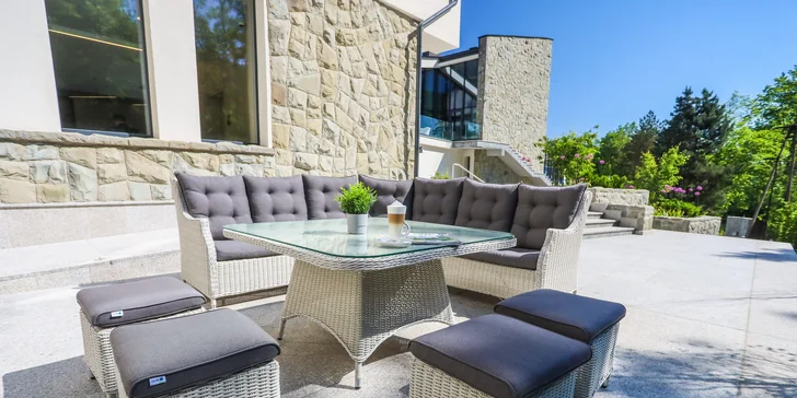 Moderní hotel s výhledem na Slezské Beskydy: polopenze a neomezený vstup do wellness i fitness