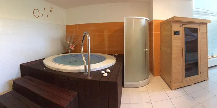 Bublinkové pohlazení: privátní wellness s dvouchodovým menu a lahví sektu na 60 nebo 120 minut
