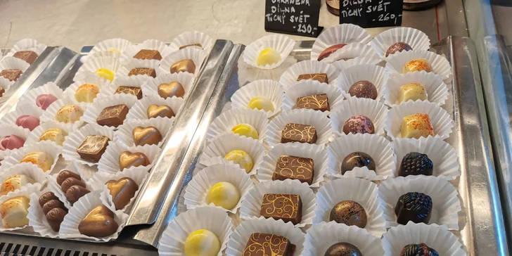 Káva s pralinkou i limonáda a cookies pro jednoho, pár i rodinu nebo čtyřčlennou partu