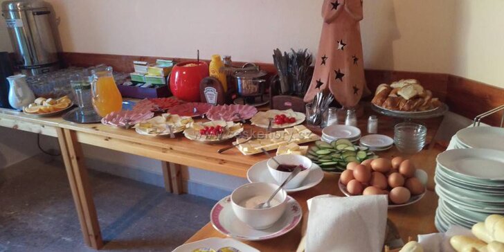 Dokonalý odpočinek v Janských Lázních: snídaně i wellness balíček s masáží a infrasaunou
