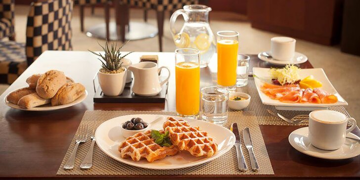 Luxusní pobyt v 5* hotelu Corinthia: bufetové snídaně a vstupy do wellness