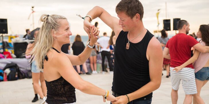 Brazilský párový tanec zouk: vstup na večírek, workshop i celodenní kurz