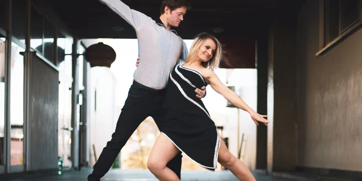 Brazilský párový tanec zouk: vstup na večírek, workshop i celodenní kurz
