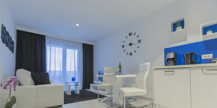 Parádní dovolená na Makarské riviéře: ubytování v apartmánu 900 m od pláže, sauna