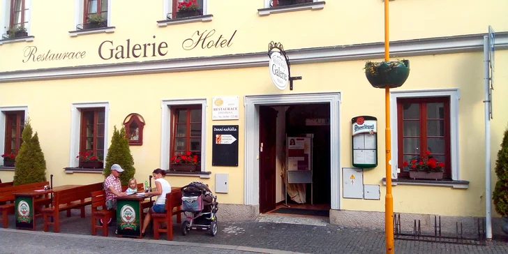 Čtyřchodové menu v restauraci Galerie Třeboň pro 1 či 2 osoby: rybí polévka, candát i lívanečky