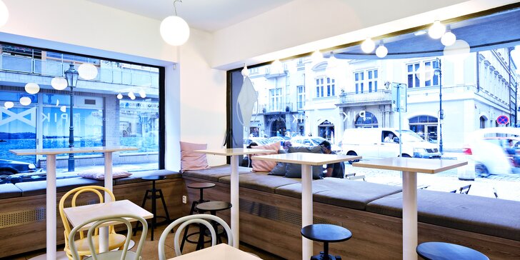 Dejte si drink v centru Prahy: aperol, limonáda, cappuccino i ledové latté