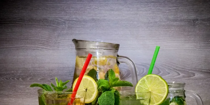 Letní drink v centru Prahy: Aperol Spritz, limonáda i ledové latte